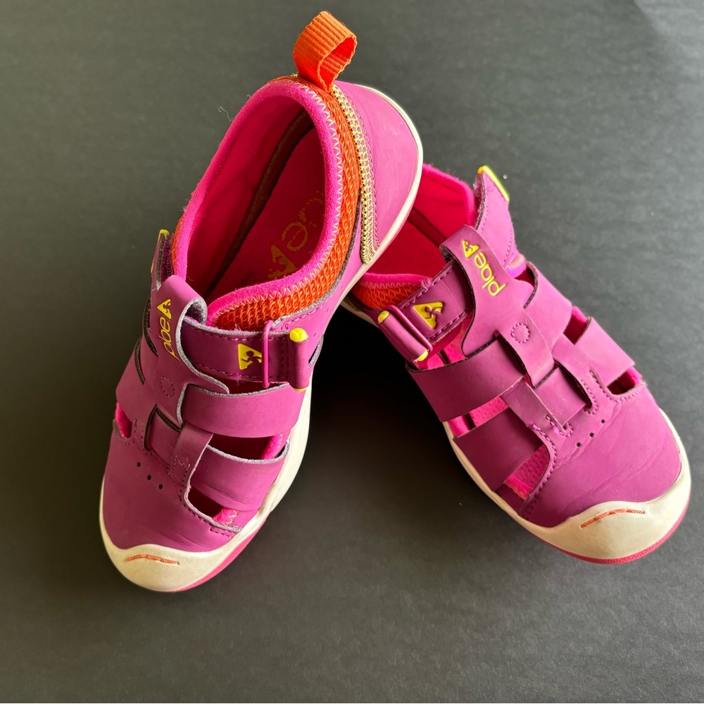 PLAE Sam 2.0 Sandal Outdoor Athletic Sandals with sole and toe protection.